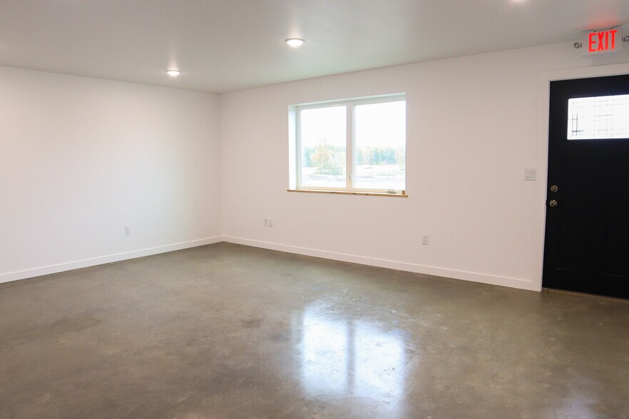 More Photos Of 2371 Dewitt Dr, North Pole Warehouse For Sale