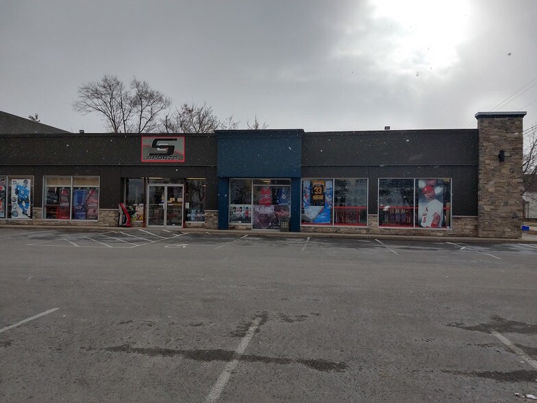 More Photos Of 225 St Paul St W, St Catharines Storefront Retail Office For Lease