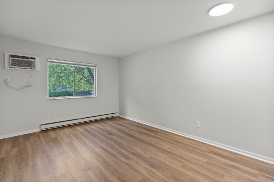 More Photos Of 811-845 N Main St, Milford Apartments For Sale