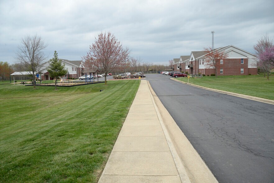 More Photos Of 1031 Ivey Ln, Lebanon Apartments For Sale