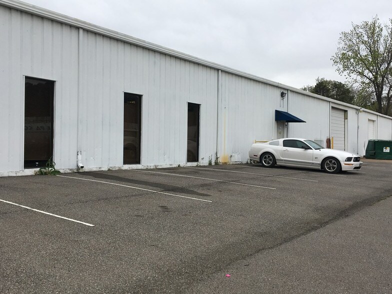 More Photos Of 731 E Brooks Rd, Memphis Warehouse For Lease