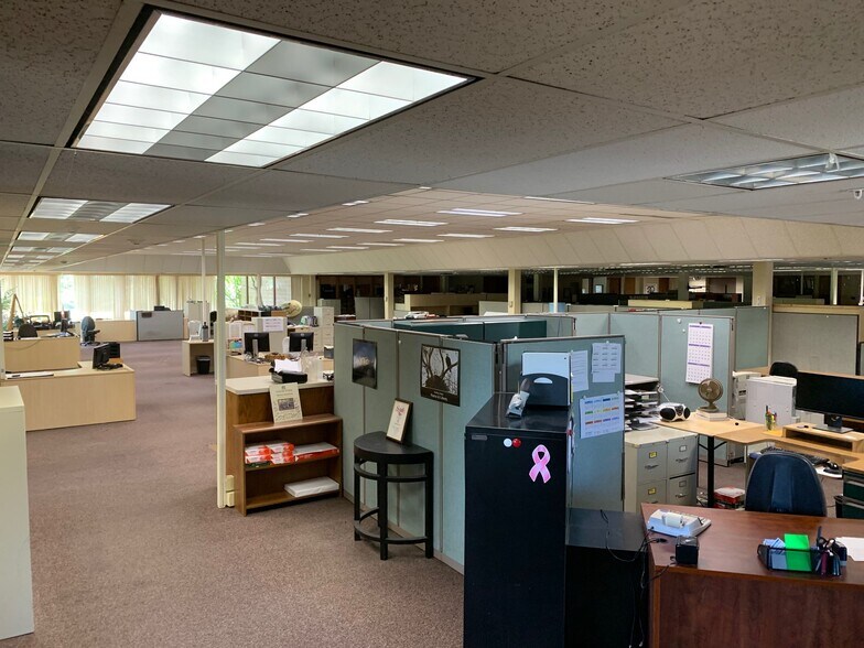 More Photos Of 1101 Twin View Blvd, Redding Office For Sale