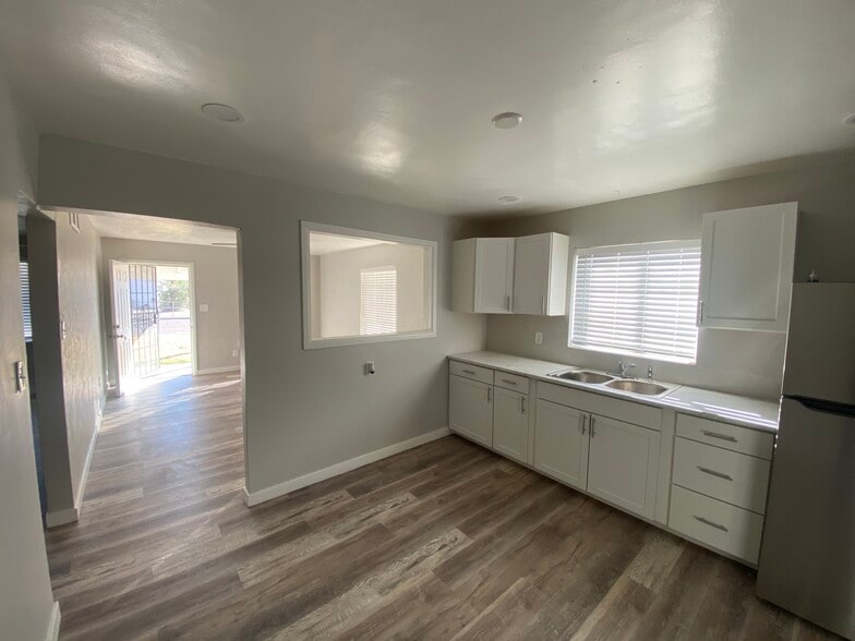 More Photos Of 9208 N 10th St, Phoenix Apartments For Sale
