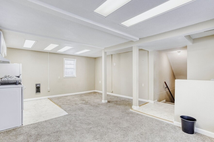 More Photos Of 2020 NE 102nd Ave, Portland Medical For Sale