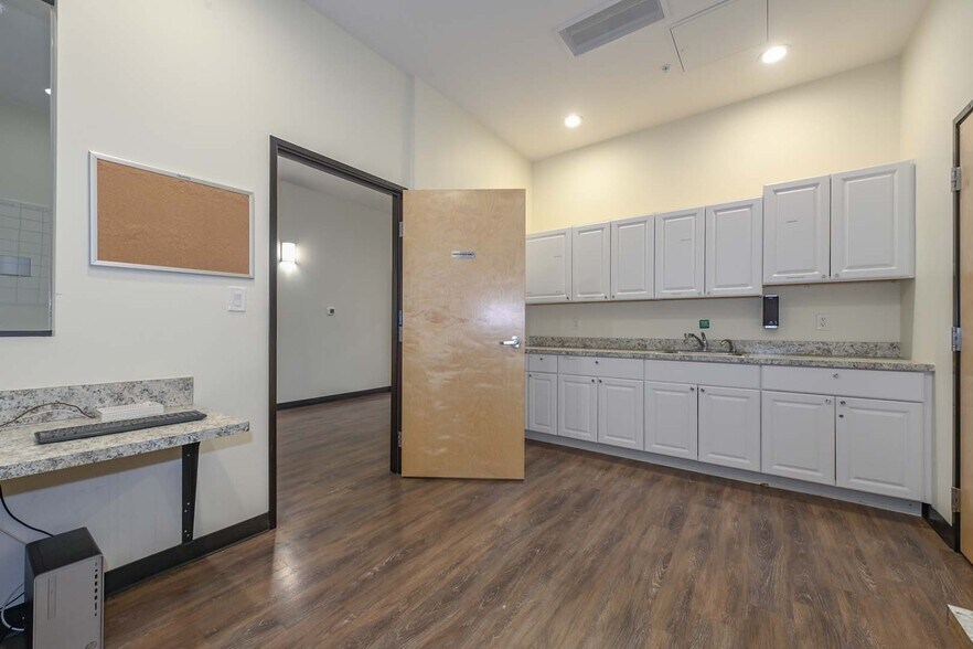 More Photos Of 1620 N 48th St, Phoenix Rehabilitation Center For Lease