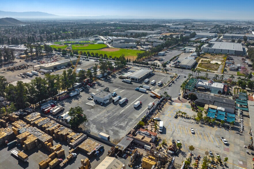 More Photos Of 11081 Cherry Ave, Fontana Land For Lease