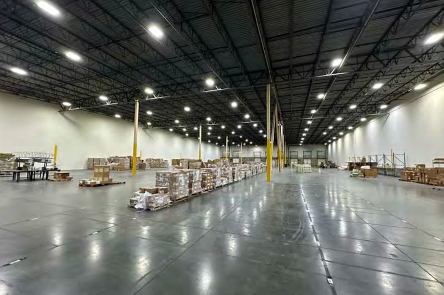 More Photos Of 4438 Muhlhauser Rd, West Chester Distribution For Lease