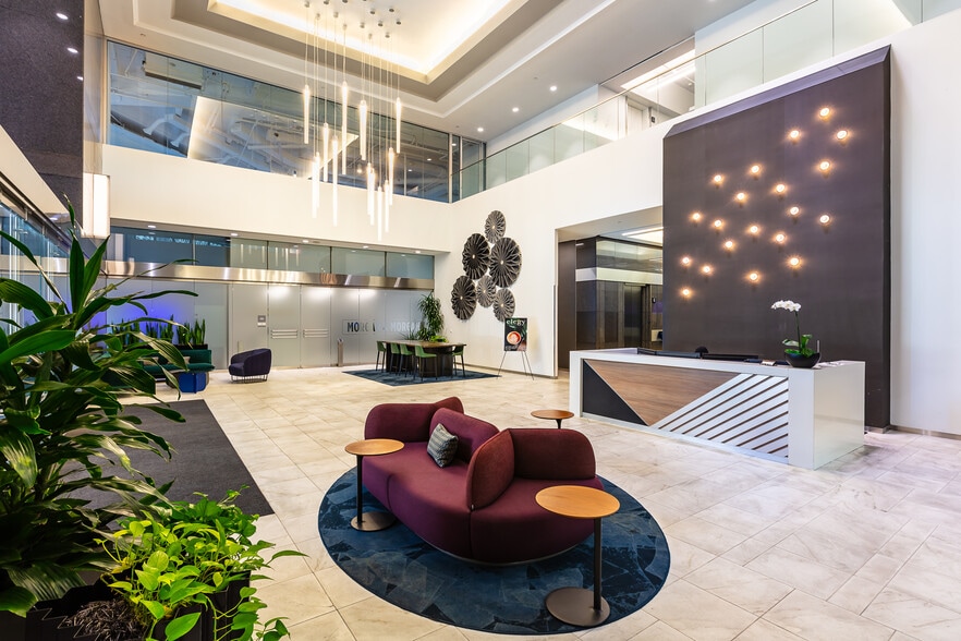 More Photos Of 150 4th Ave N, Nashville Office For Lease