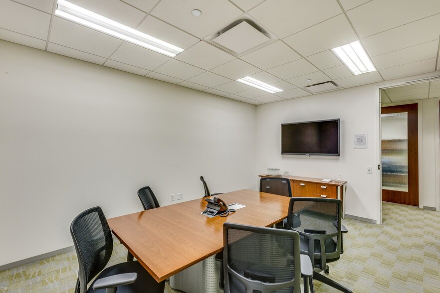 More Photos Of 200 E Randolph St, Chicago Office For Lease