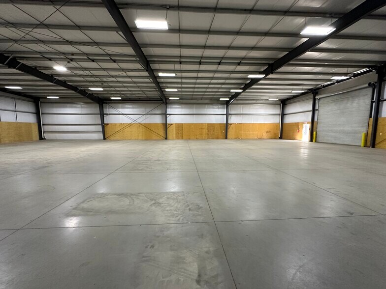 More Photos Of 2909 Unicorn Rd, Bakersfield Warehouse For Lease