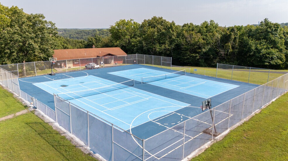 More Photos Of 20 Crown Dr, Camdenton Apartments For Sale