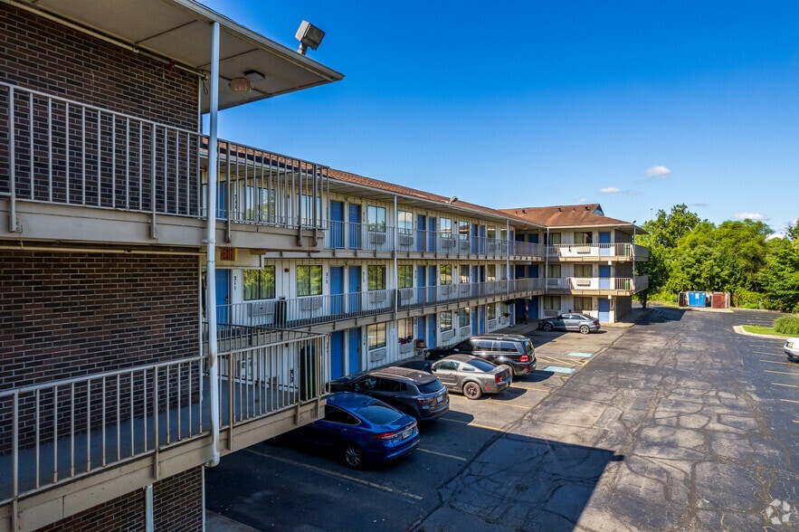 More Photos Of 311 E Highland Rd, Macedonia Hotel For Sale