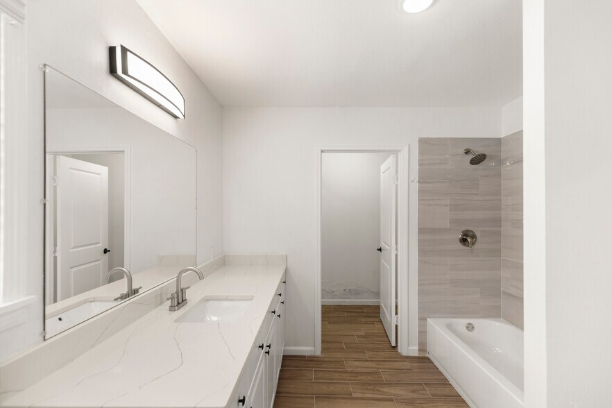 More Photos Of 14135 Huffmeister Rd, Cypress Freestanding For Lease