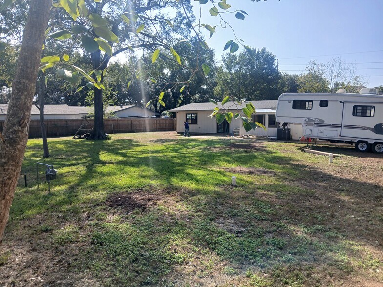 More Photos Of 1506 Avenue D, Katy Land For Sale