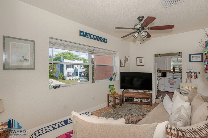 More Photos Of 330 SW 20th St, Fort Lauderdale Multifamily For Sale