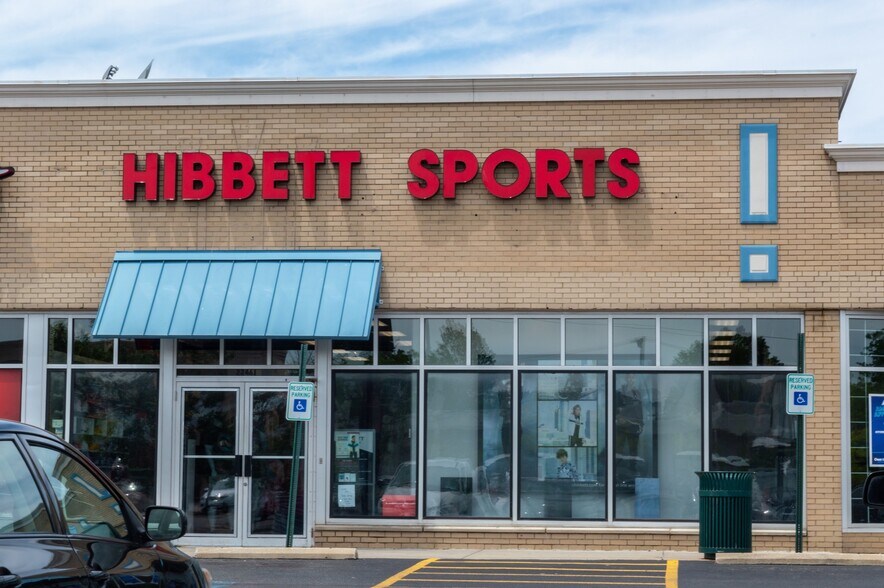 More Photos Of 25501 Shore Center Dr, Euclid Unknown For Lease