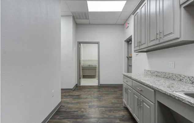 More Photos Of 3300-3302 82nd St, Lubbock Unknown For Lease