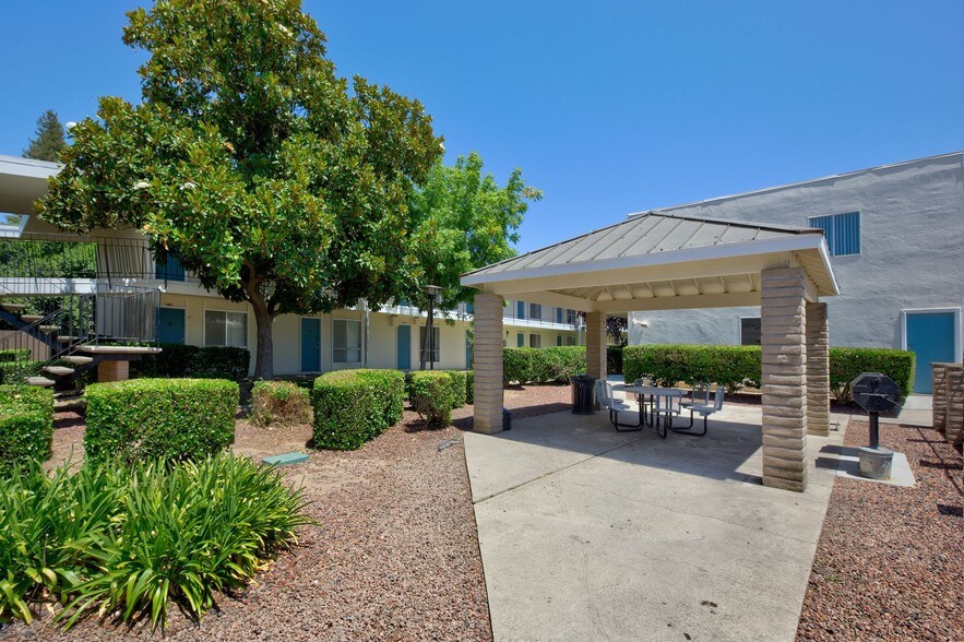 More Photos Of 1400 Fulton Ave, Sacramento Apartments For Sale