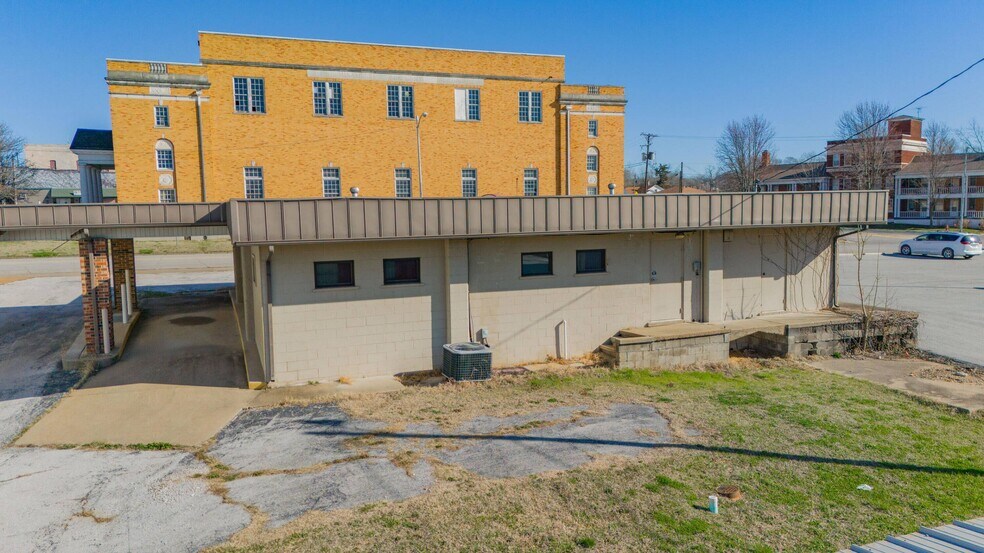 More Photos Of 104 E Tilden St, Humansville Bank For Sale