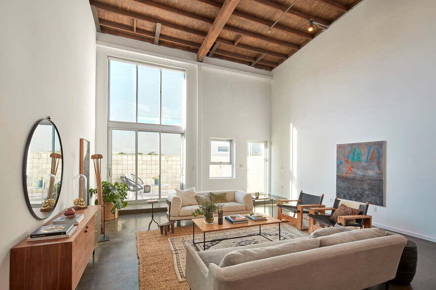 More Photos Of 2100 Abbot Kinney Blvd, Venice Office For Lease