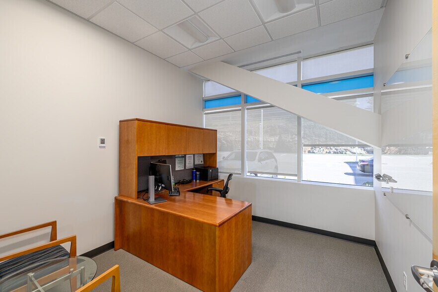 More Photos Of 50 Corporate Dr, Trumbull Distribution For Lease