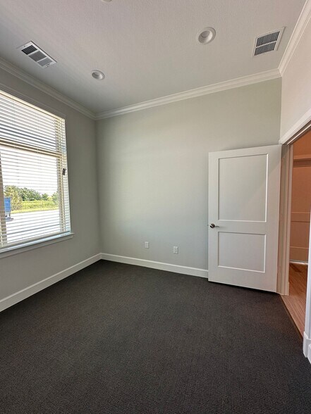 More Photos Of 1630 W Prosper Trl, Prosper Unknown For Lease