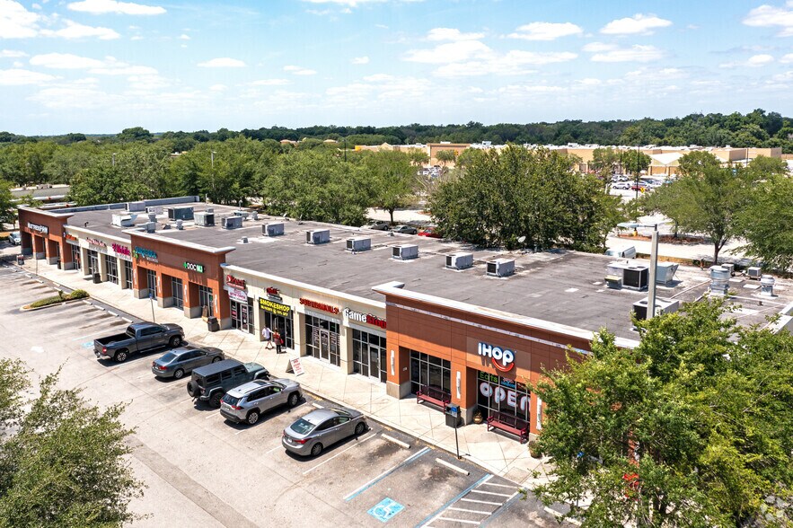 More Photos Of 1240-1270 E Brandon Blvd, Brandon Unknown For Lease