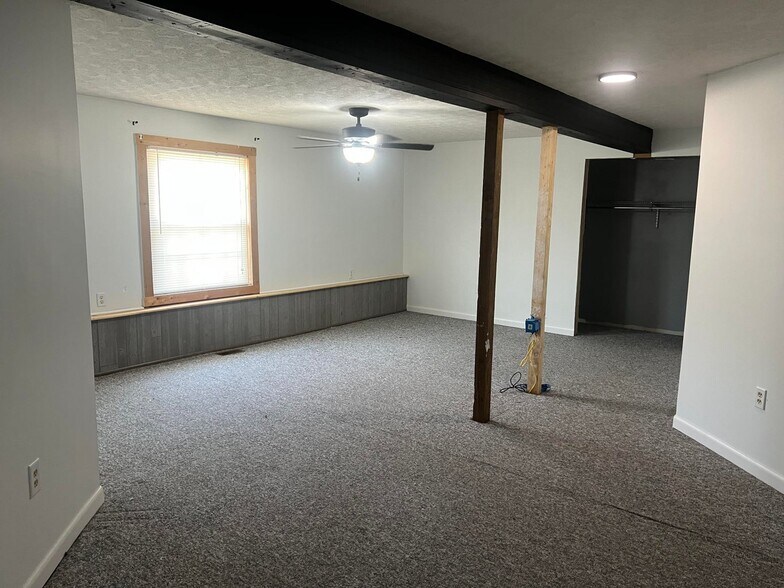 More Photos Of 380 S Main St, De Graff Light Manufacturing For Sale