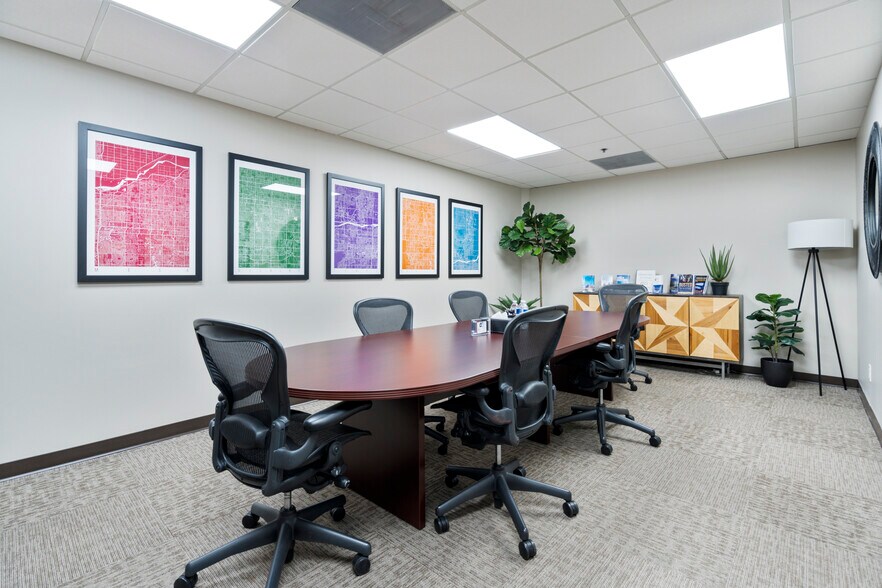 More Photos Of 202 E Earll Dr, Phoenix Medical For Sale