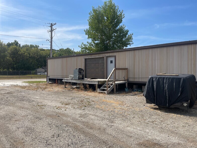 More Photos Of 268 Mill Ave, Hampshire Flex For Lease