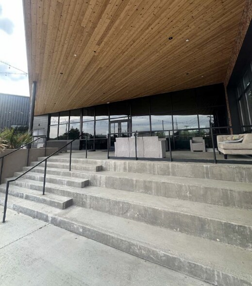 More Photos Of 310 S Goliad St, Rockwall Restaurant For Sale