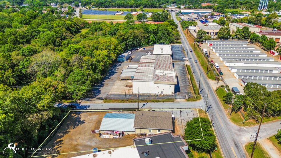 More Photos Of 1464 Willingham Dr, East Point Light Distribution For Sale