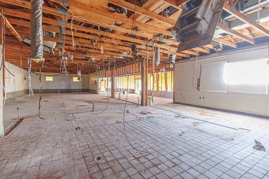 More Photos Of 100 S Kings Hwy, Myrtle Beach Fast Food For Lease