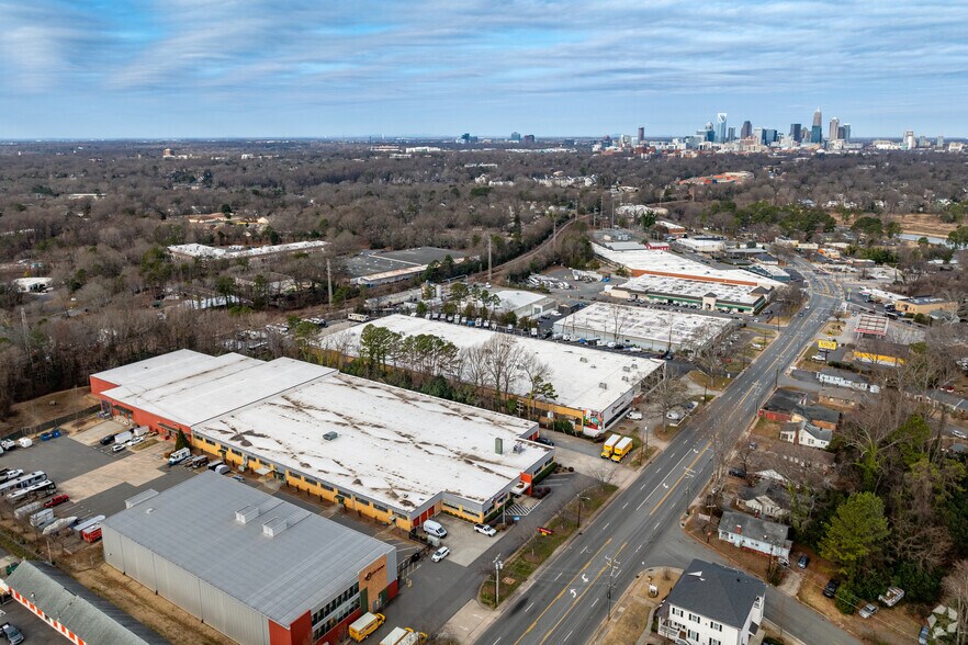 More Photos Of 3412 Monroe Rd, Charlotte Distribution For Lease