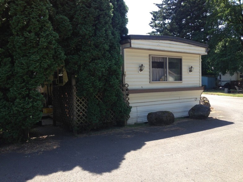 More Photos Of 965 NE Forest Ln, Cascade Locks Manufactured Housing Mobile Home Park For Sale