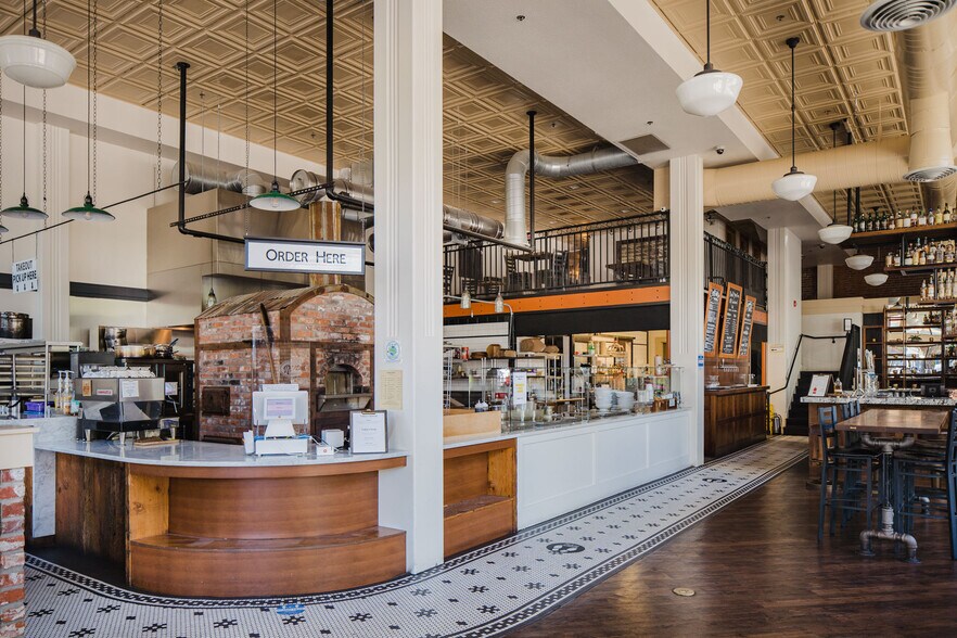 More Photos Of 447 State St, Salem Apartments For Lease