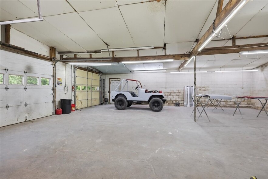 More Photos Of 2633 Harriman Hwy, Harriman Warehouse For Sale