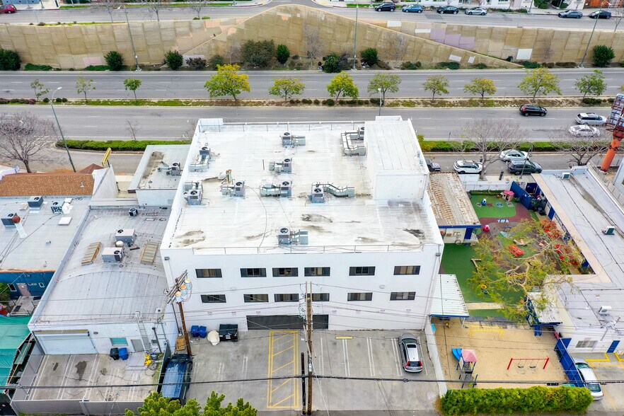More Photos Of 10537 Santa Monica Blvd, Los Angeles Medical For Sale
