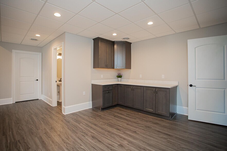 More Photos Of 243 Barrenridge rd, Staunton Specialty For Sale