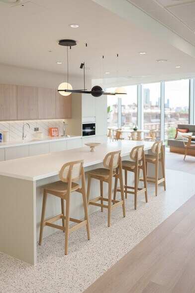 More Photos Of 80-100 Victoria St, London Office For Lease