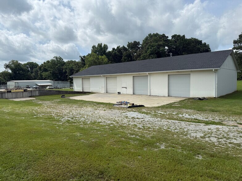 More Photos Of 1453 Hickory Crossing Rd, Hartwell Warehouse For Lease