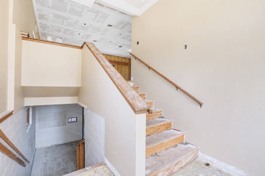 More Photos Of 302 S 2nd St, Polk City Lodge Meeting Hall For Sale