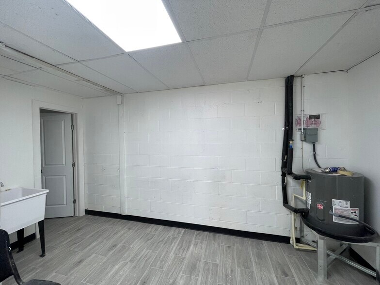 More Photos Of 3750 Hemphill St, Fort Worth Convenience Store For Lease