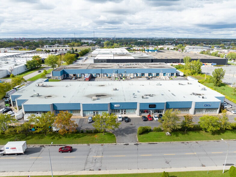 More Photos Of 601-631 Rue Bériault, Longueuil Warehouse For Lease