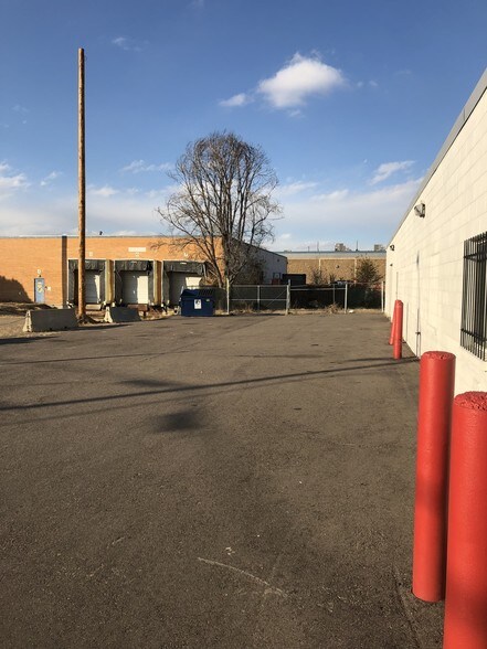 More Photos Of 4981 E 39th Ave, Denver Warehouse For Sale