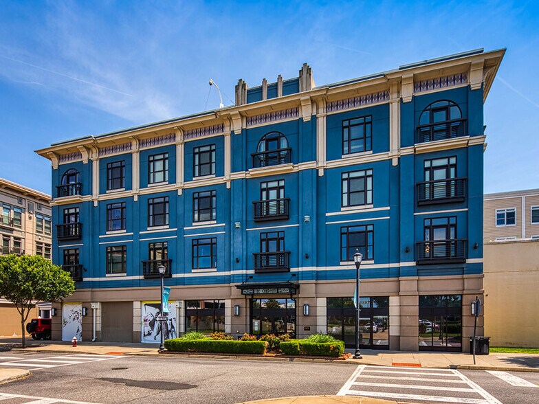 More Photos Of 670 Downey Green, Hampton Apartments For Sale