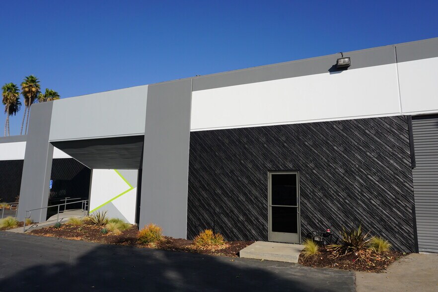 More Photos Of 4040 N Palm St, Fullerton Warehouse For Lease