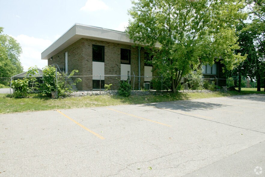 More Photos Of 2401 Gull Rd, Kalamazoo Office For Sale