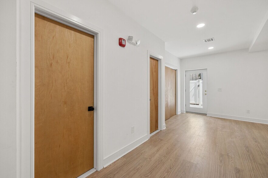 More Photos Of 525 Washington St, Hoboken Storefront Retail Residential For Lease