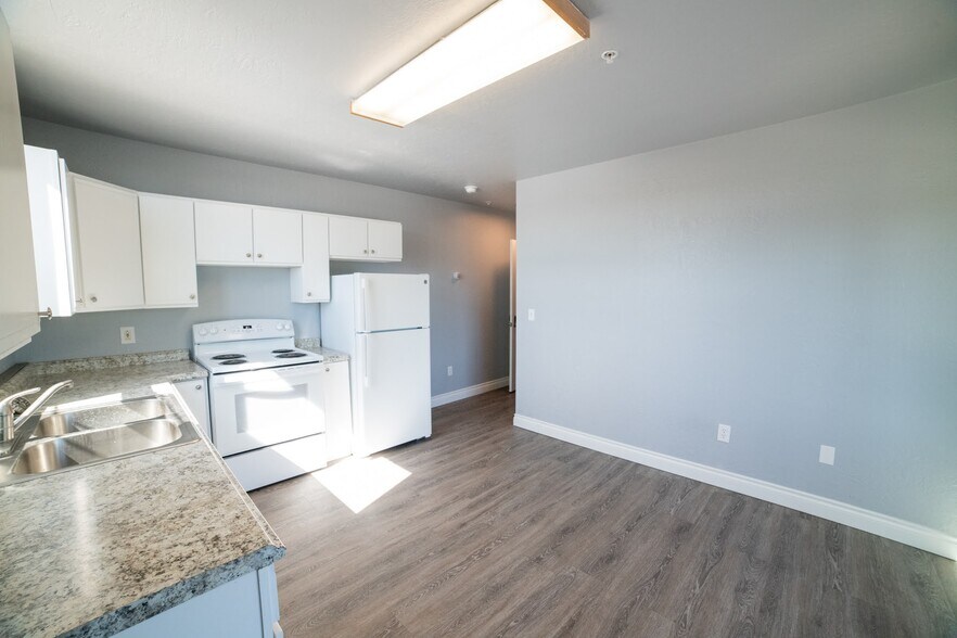 More Photos Of 809 15th St, Fort Benton Apartments For Sale